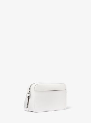 Bolso cruzado Jet Set mediano de cuero con funda para Apple AirPods Pro® image number 2
