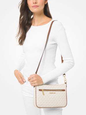 Jet Set Small Logo Chain Crossbody Bag