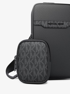 Riñonera bandolera Cooper mediana de piel granulada con logotipo exclusivo con monedero in NEGRO | Michael Kors
