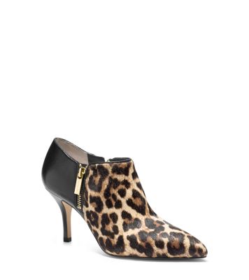 vionic clara ankle boot leopard