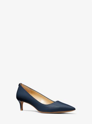 Michael kors navy deals blue pumps