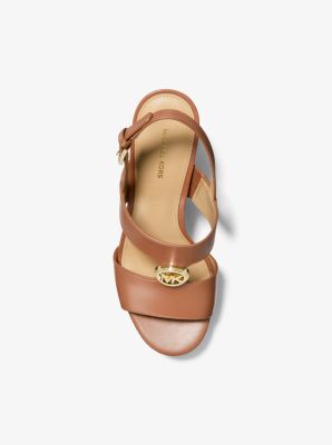 Sandalia Eric de piel con plataforma in LUGGAGE | Michael Kors