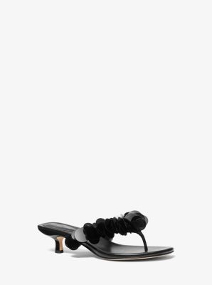 Sandalia Loretta adornada con lentejuelas