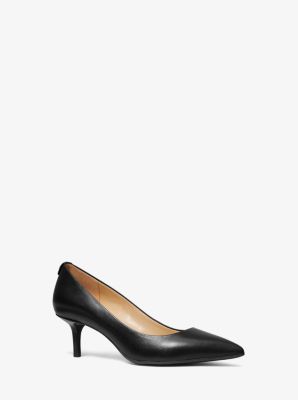 Descubrir 120+ imagen michael kors kitten heel pumps