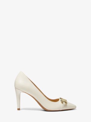 Izzy Flex Logo Embellished Leather Pump