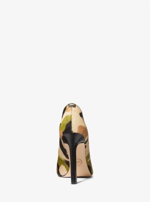 Zapato de tac&oacute;n Amara en pelo de becerro con estampado de camuflaje in Oliva ahumado multicolor | Michael Kors