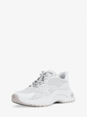 Levie Mixed-Media Trainer