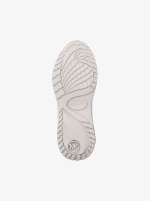 Levie Mixed-Media Trainer