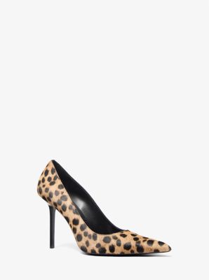 Zapato de salón Winona de pelo de becerro con estampado de guepardo