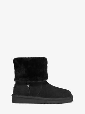 Black boots with hot sale white fur trim