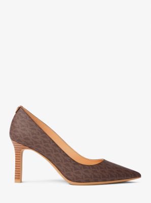 Willa Signature Logo Pump