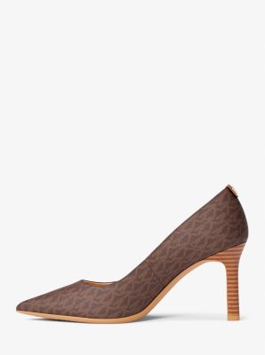 Willa Signature Logo Pump