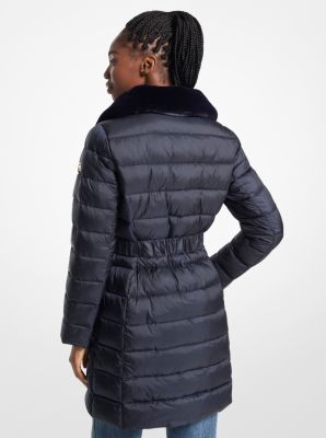 Komprimierbarer Daunenmantel aus abgestepptem Nylon