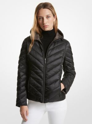 Thumbnail - MK Komprimierbare, Wendbare Daunenjacke Aus Abgestepptem Nylon Mit Signature-Logo - Schwarz - Michael Kors