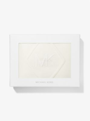 Couverture pour b&eacute;b&eacute; en tricot torsad&eacute; in CR&Egrave;ME | Michael Kors