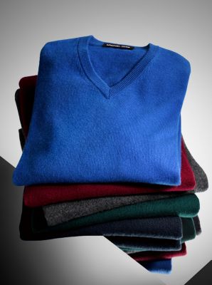 Cashmere V-Neck Pullover image number 2