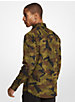 Chemise ajustée en coton extensible à motif camouflage image number 1