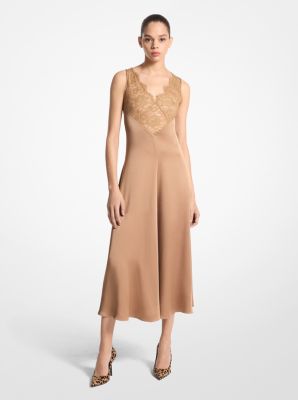 Vestido de satén charmeuse con ribete de encaje