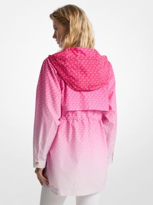 Anorak de tela cir&eacute; con capucha sombreada con logotipo impreso in PITAYA | Michael Kors