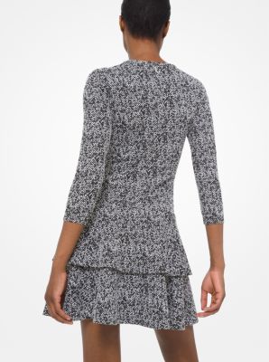 Robe en jacquard de tweed &agrave; volants superpos&eacute;s
