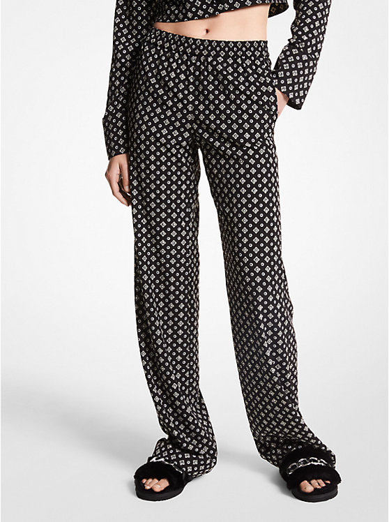 Pantalon de pyjama en crêpe froissé à imprimé de médaillons et à clous image number 0
