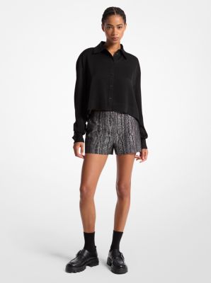 Shorts aus Moiré in Metallic-Optik