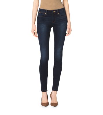 dark washed skinny jeans