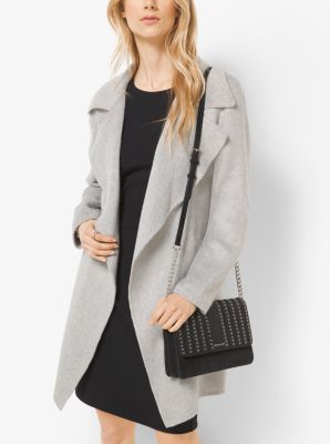 Robe &agrave; tricot point de Rome &agrave; &eacute;paules d&eacute;coup&eacute;es