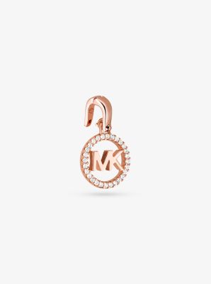 Adorno de logotipo de plata de ley con chapado en metales preciosos e incrustaciones in DORADO ROSA | Michael Kors