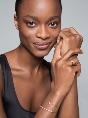 Bague en argent sterling &agrave; c&oelig;ur et &agrave; pav&eacute;