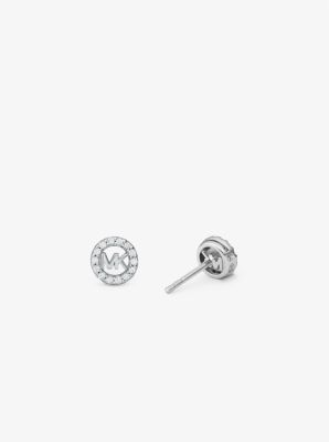Clous d'oreilles Fulton en argent sterling plaqué en métal précieux avec pierres pavées et breloque à logo image number 1