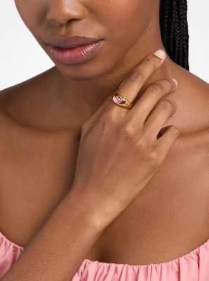 Chevali&egrave;re avec pierre ovale