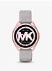 Montre intelligente Michael Kors Access MKGO Gen 5E rose à bracelet en caoutchouc à logo image number 4