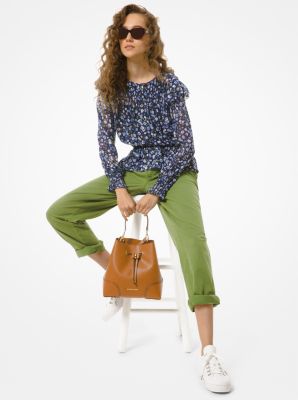 Blouse en cr&ecirc;pe georgette smock&eacute; &agrave; motif floral