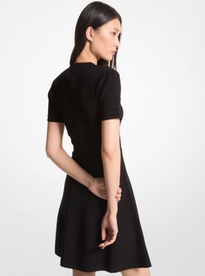 Wijduitlopende gebreide mini-jurk met stretch