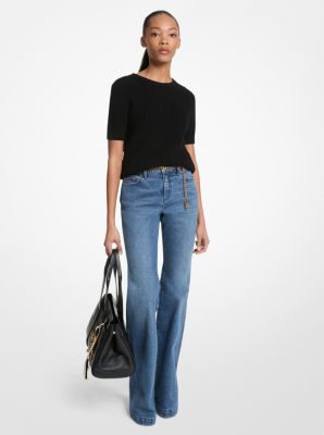 Jeans aus Stretch-Baumwolle mit Schlag und Gürtel