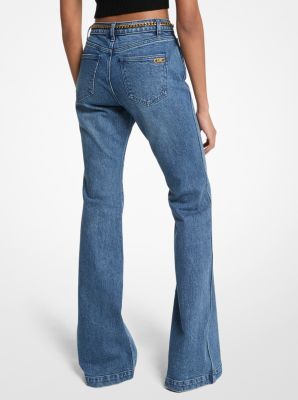 Jeans aus Stretch-Baumwolle mit Schlag und Gürtel
