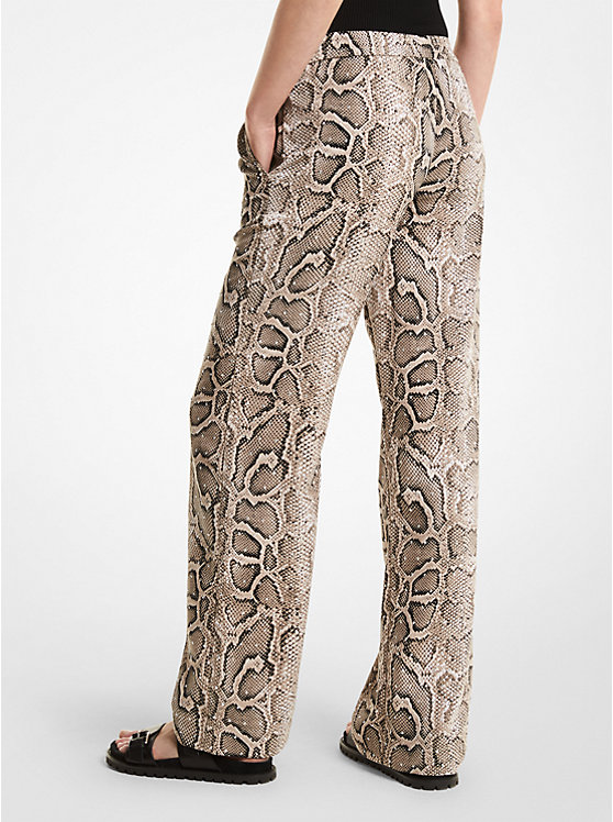 Pantalon de pyjama en crêpe de Chine froissé à imprimé serpent image number 1